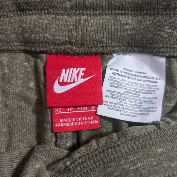 Green Nike Cropped Sweatpants - XSmall - Picture 2 of 3